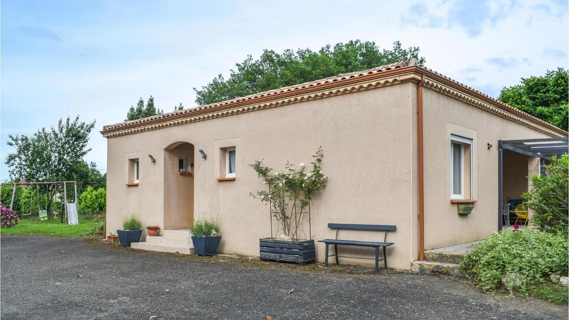 Awesome Home In Beraut With Wifi 0*,  France